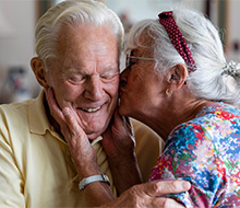 Older couple managing Alzheimer's disease